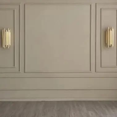 جدار جصي بإضاءة ذهبية