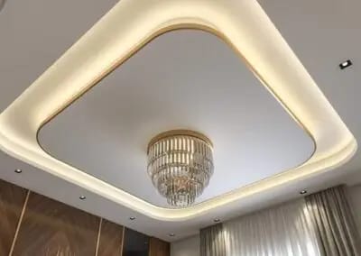 سقف عصري مع ثريا كريستال